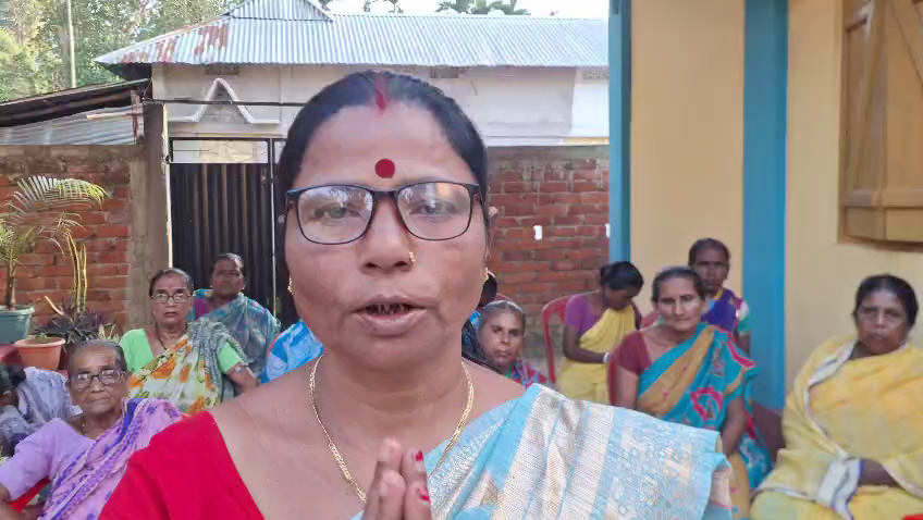 ষষ্ঠীর দিনে দুর্গাপূজাকে কেন্দ্র করে এ বছরও মানবিক উদ্যোগের নজির করল আমবাসা পুরো পরিষদ