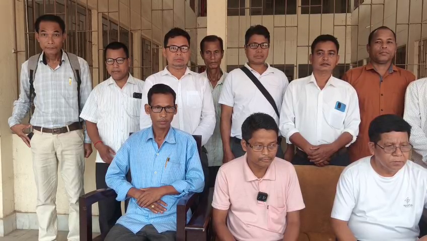 ৫ জুন থেকে অনির্দিষ্টকালের জন্য জাতীয় সড়ক ও রেল অবরোধের ডাক দিল আত্মসমর্পণকারী বৈরীরা