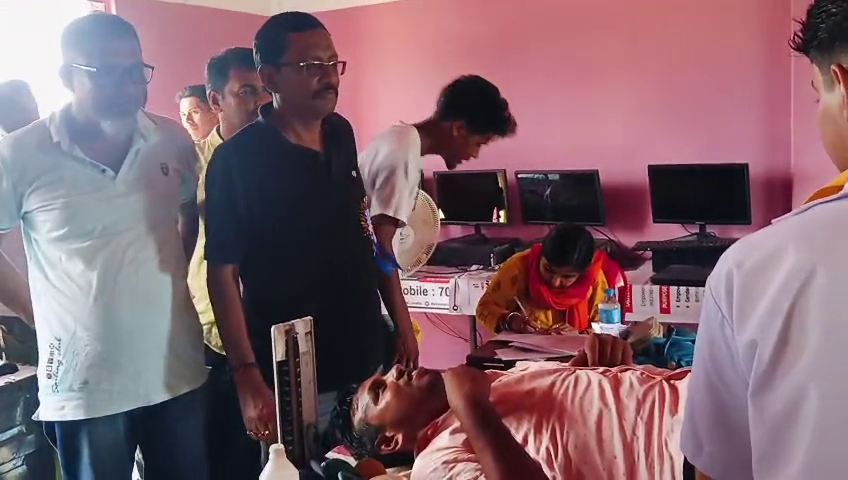 মানবতার টানে হালহালিতে মেগা রক্তদান শিবির — ২০ জনের স্বেচ্ছায় রক্তদান, প্রশংসায় পাঙ্গাল মণিপুরী মুসলিম সংগঠনের উদ্যোগ