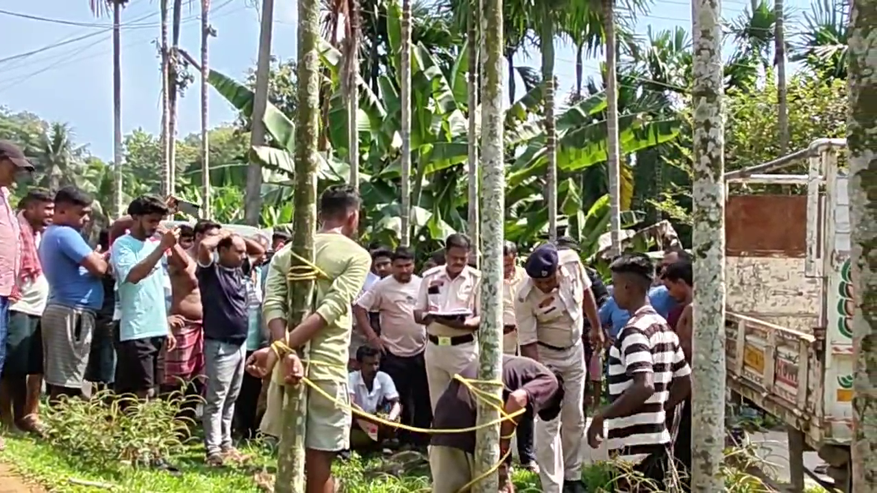 চুরি-ড্রাগসের অভিযোগে উত্তাল পশ্চিম হাওয়াইবাড়ি! এলাকাবাসীর হাতে আটক ৪ যুবক, উদ্ধার ড্রাগসের কৌটা!