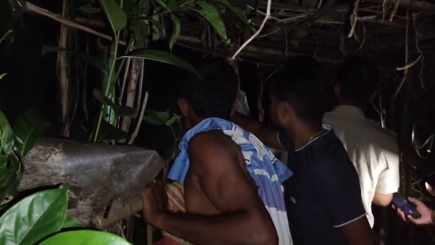  তুই মধু এলাকার মুসলিম বস্তিতে   হৃদয়বিদারক অগ্নিকাণ্ড