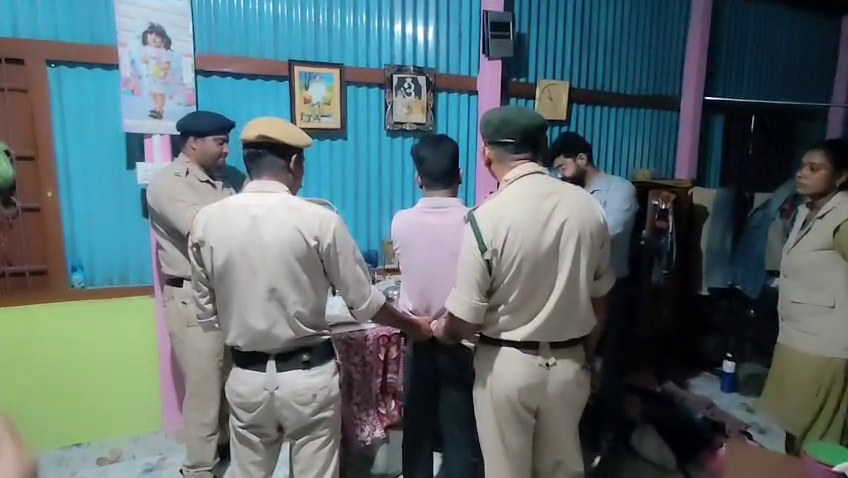 নেশার সাথে সাথে জাল নোট সহ গ্রেপ্তার শিক্ষক, খোয়াইয়ে তীব্র চাঞ্চল্য