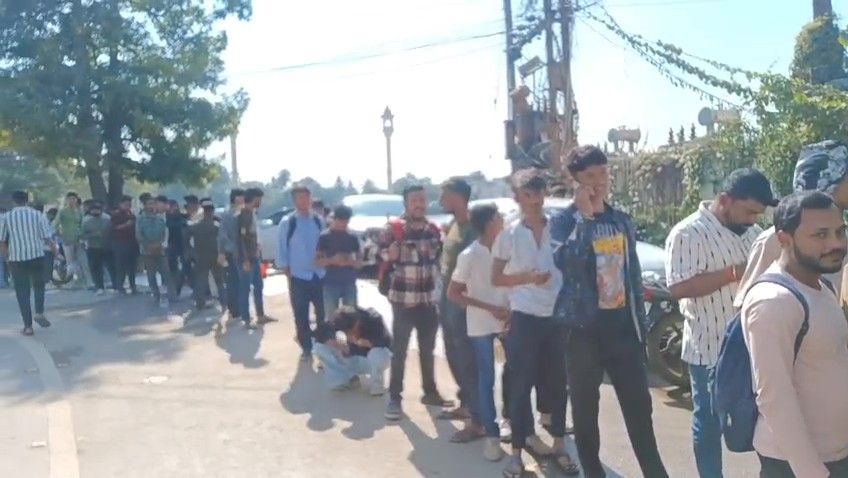 প্রমো ফেস্টের পাস নিতে জনসাধারণের মধ্যে উৎসাহ