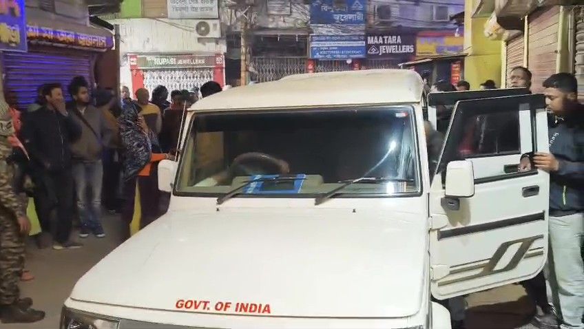 তানিশা ভাটি জুয়েলার্স সহ পার্শ্ববর্তী আরও একটি  জুয়েলার্সের দোকানে অভিযান করলো কাস্টমস